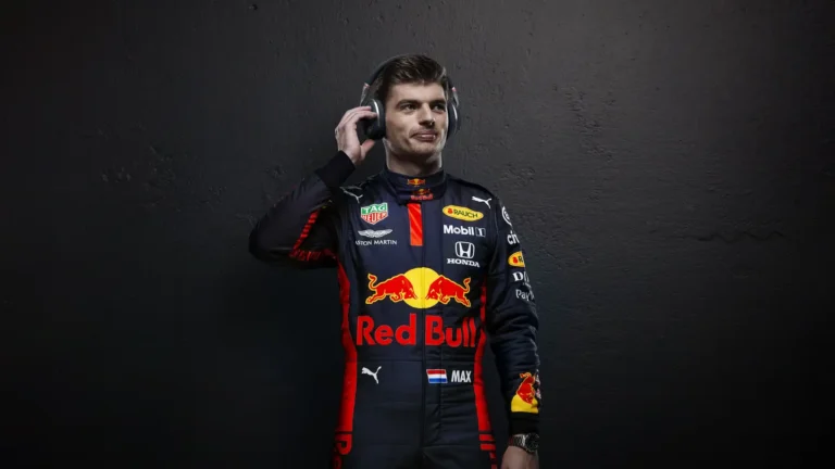 max verstappen red bull racing portrait formula 1 driver studio lighting dark background uhd wallpaper